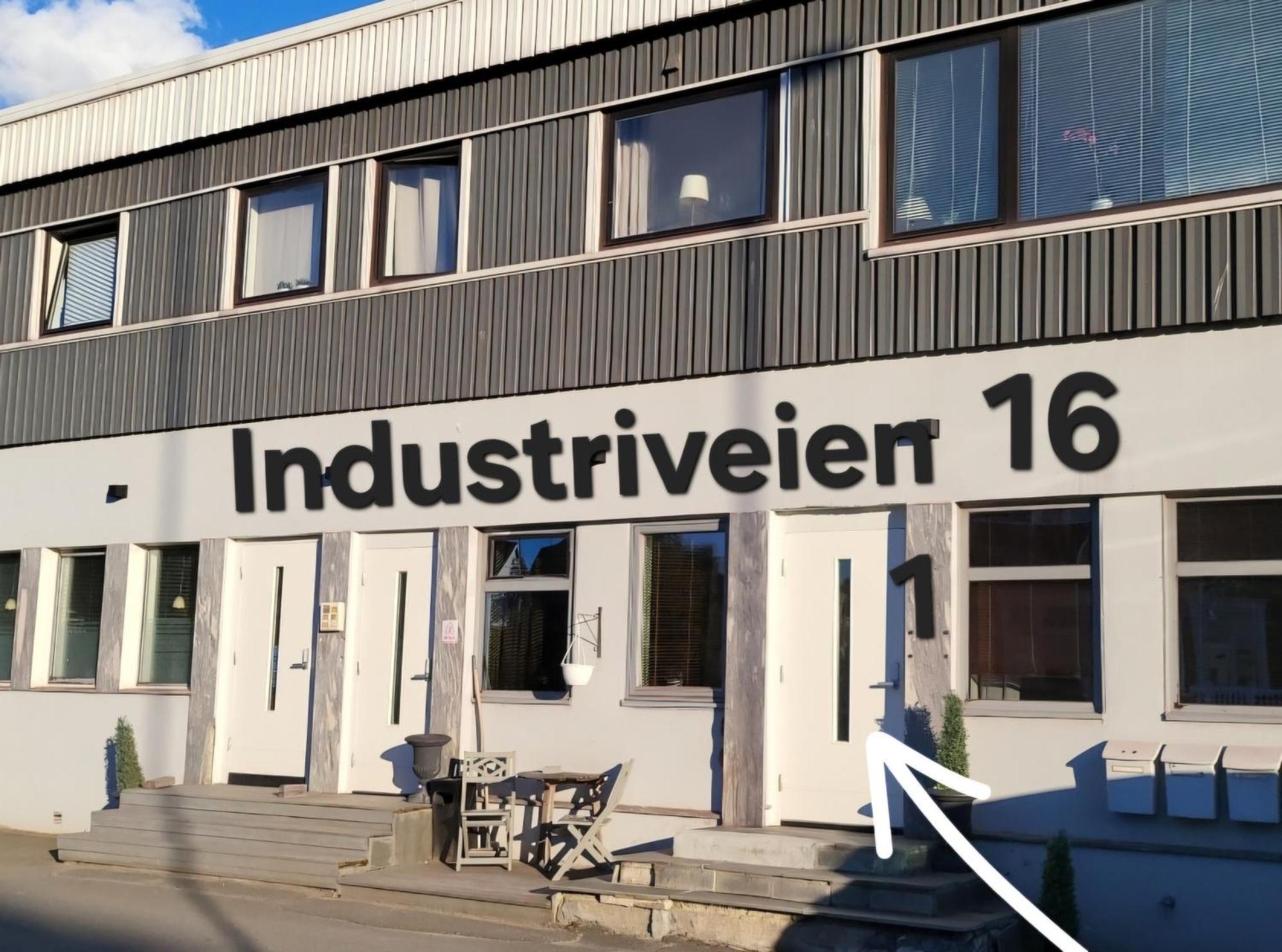 Koselig Leilighet I Narvik Sentrum 5 Soveplasser Gratis Parkering Og Gratis Internett 外观 照片